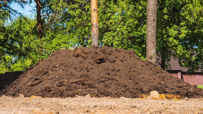 pile of mulch