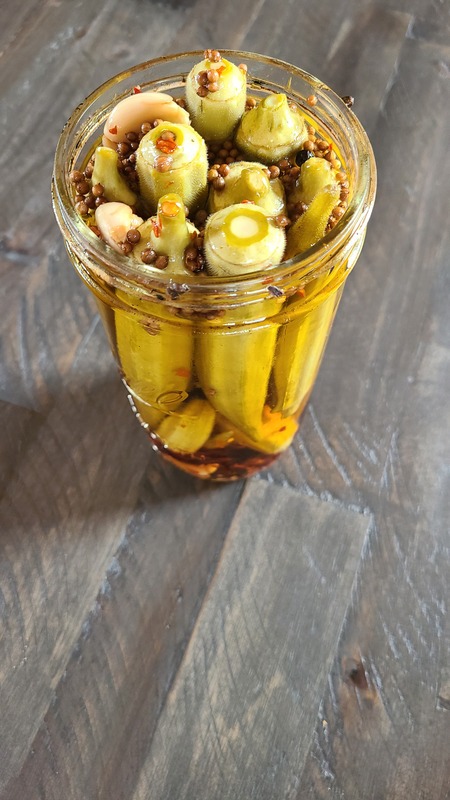 pickled-okra-in-jar-with-seasonings
