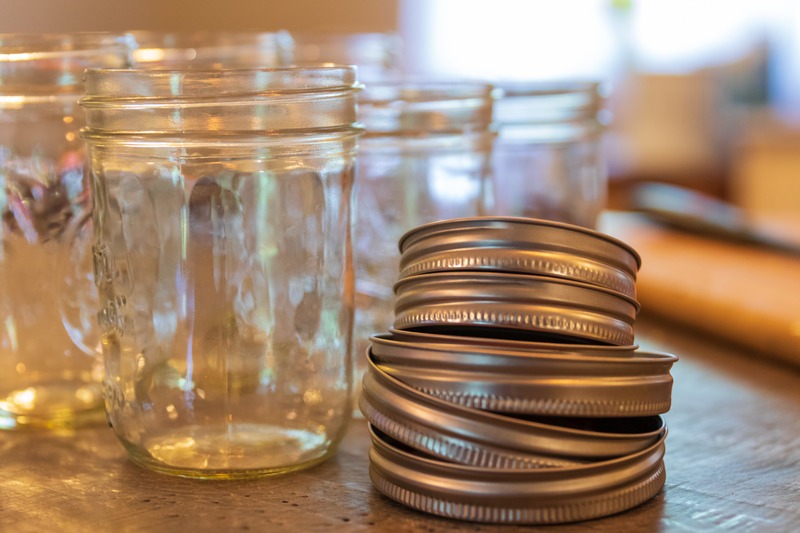 mason jars for canning with rings and lids