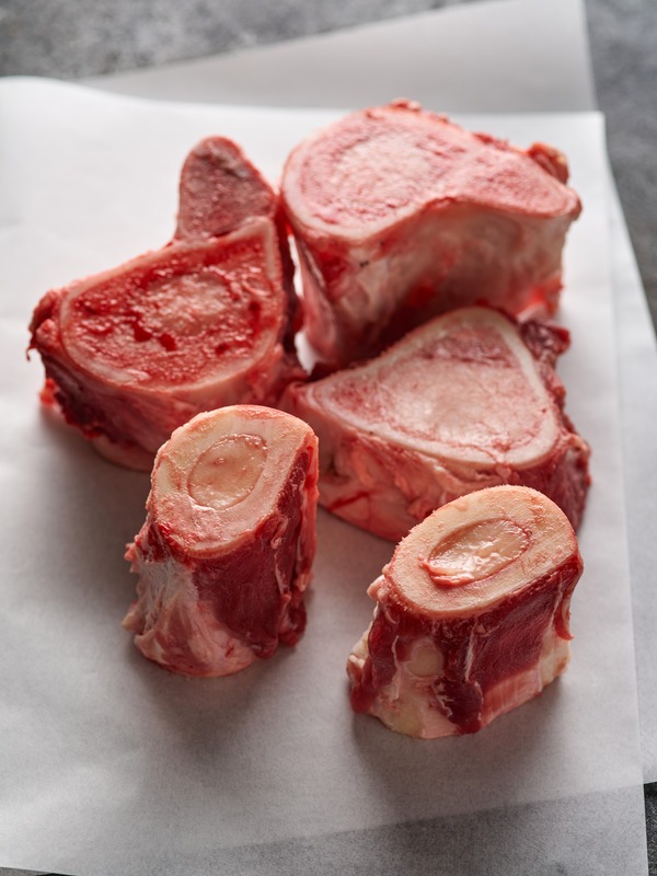 plate of raw soup bones